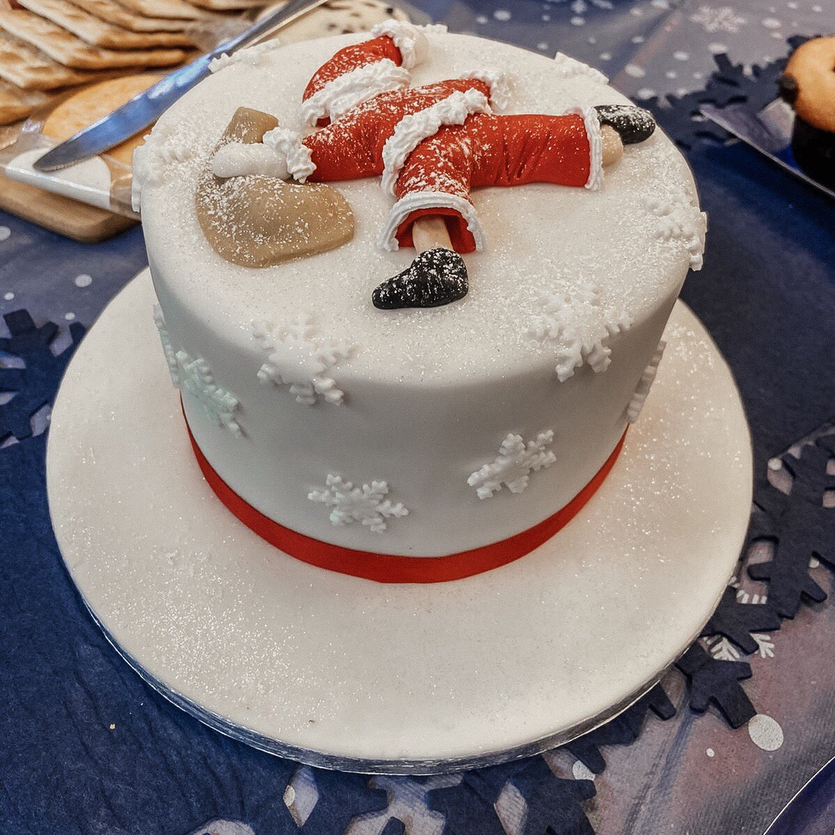 DMNdesignbuild's tweet photo. It's beginning to look a lot like Christmas and we're getting in the spirit here at DMN 🎅🏻🎅🏻

For some of the team that are in today we've enjoyed a festive fuddle and given out some fabulous prizes in the raffle! What a spread!

#DMNdesignbuild #designbuildexhibit #ItsChristmas https://t.co/hqPl1Y1FZf