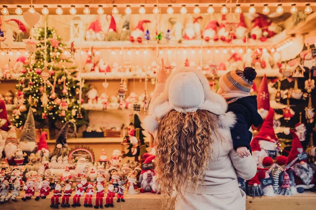 IrinaSarbustean's tweet photo. UK’s best #ChristmasMarket #Manchester https://t.co/DT8vGw5HwM