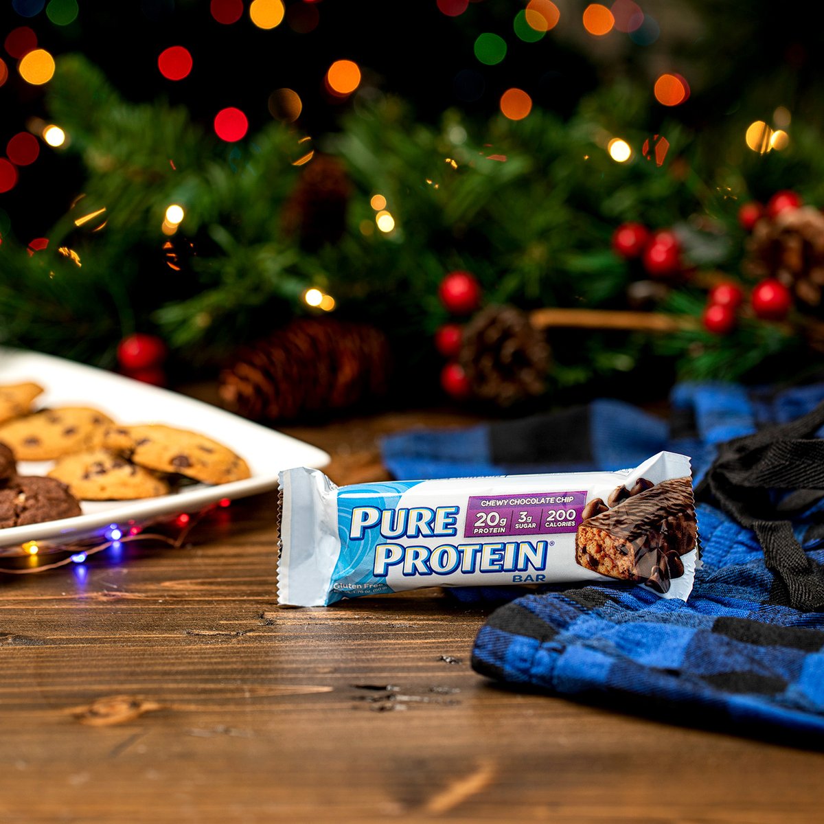 pureprotein's tweet photo. Classic chocolate chip taste that’s high-protein and just 3G of sugar? Making that swap means you’re one smart cookie. 😉 🍪 https://t.co/AoBAQ7xFhX