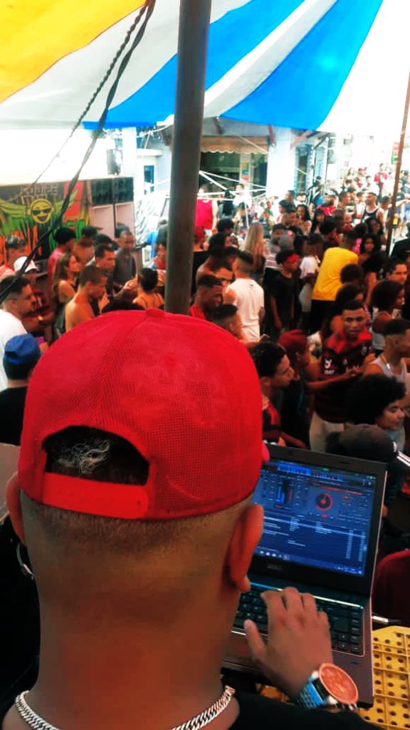 djMisterPhilipp's tweet photo. Que baile meu amigos sem palavras só agradecer a todos que curtiram o @BailedoSA e toda a diretoria como falei me senti em casa de verdade @2tdoipad gratidão é a palavra Tmj família 🙏🏽🔥 https://t.co/1X3zheLTXU