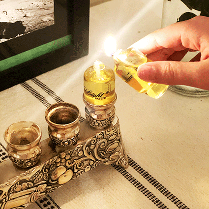 Et vous, où serez-vous pour allumer la seconde bougie de #hanouka ?
#HanoukaSameah ! <a href="/JudaismeM/">Judaïsme En Mouvement</a>