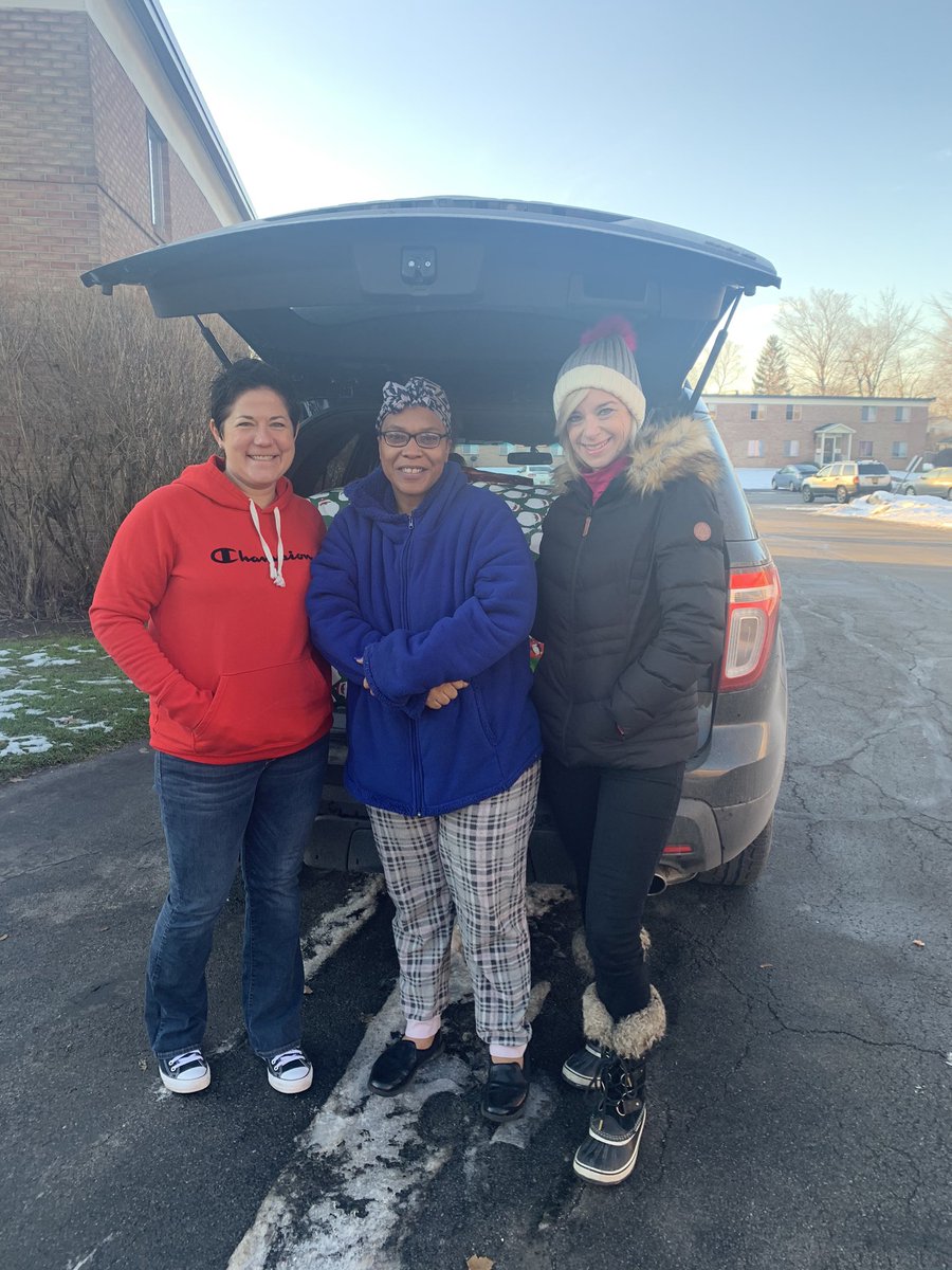 Lori Quinn tweet media