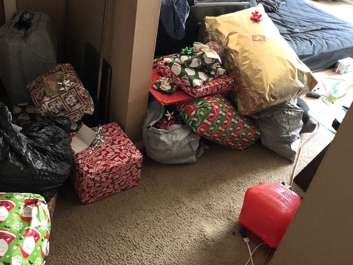 Lori Quinn tweet media