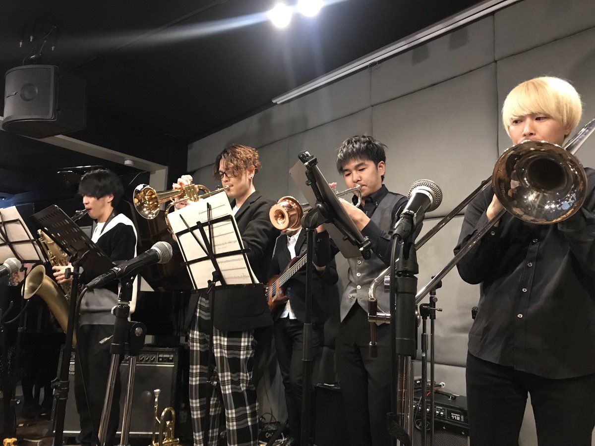 kazuefone's tweet photo. 久々のSTKORNライブで楽しかったー！！
今回もカッコ良かったーー★
そして近かった。笑

スパークくんとドネくんがメガネかけてなくて、米所さん以外メガネ禁止しばりかと思った。笑

#STKORN #ストコーン https://t.co/cJjQjXMGUg