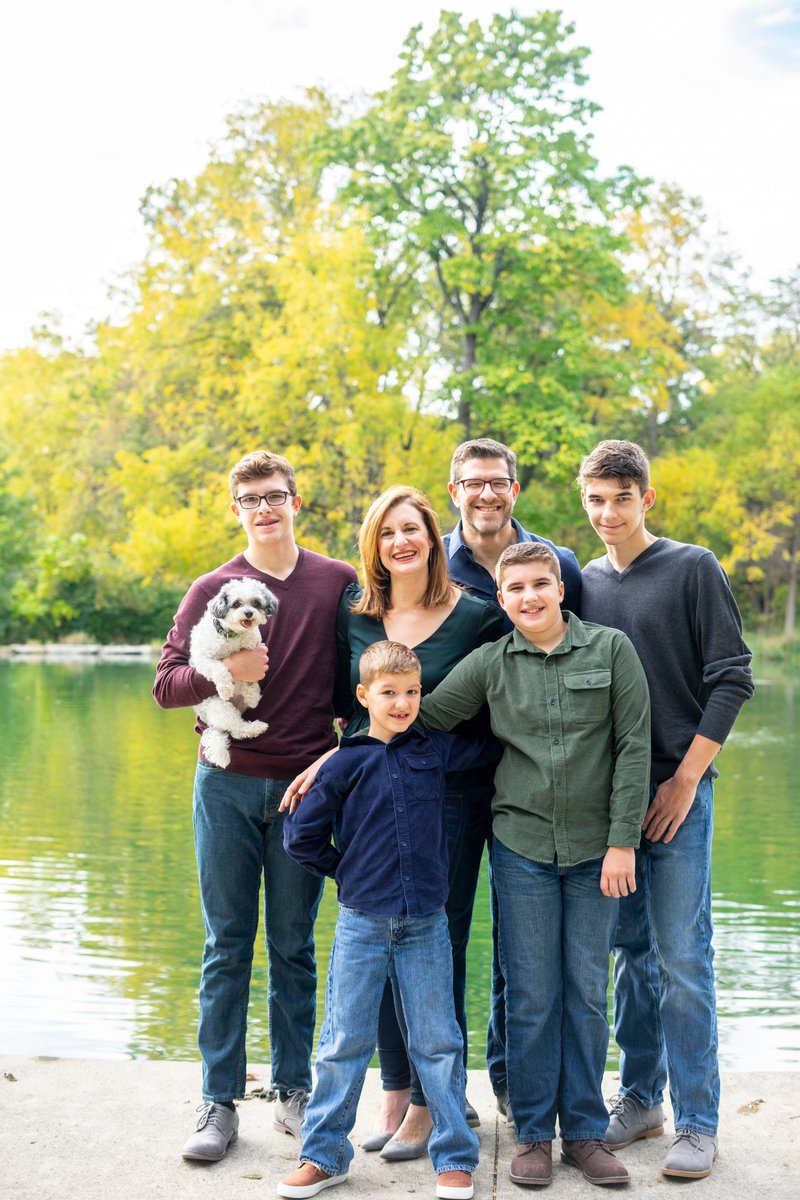 1/4 Thanks all for the warm welcome and congrats for my new job .@minnpop & .@UMNSociology I don't talk about my family much on here because I believe the #motherhoodpenalty is very real. But, I want everyone to know that my husband and 4 sons, ages 16 to 6, are moving too