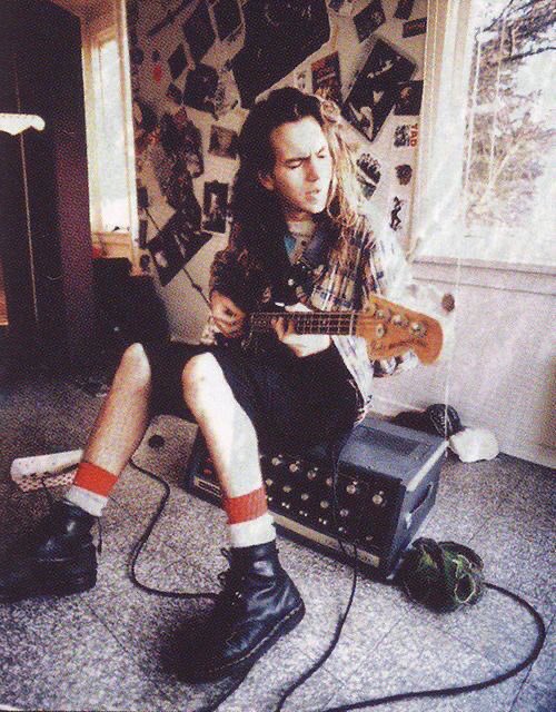 Happy birthday to one of my favorite people in this world, The peaceful and beautiful Eddie Vedder. 
