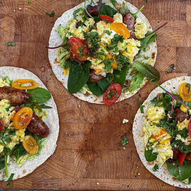 TimPatten2's tweet image. Brunch tacos for lunch...it sounded a lot better in my head 😂. Cheesy scrambled eggs, zingy avocado, herby sausages and lashings of hot sauce - topped with coriander and fresh cracked pepper! .
.
.
.
.
.
.
.
.
.
.
.
.
.
.

#crossfit #foodie #feedfeed… ift.tt/2PPLWKD