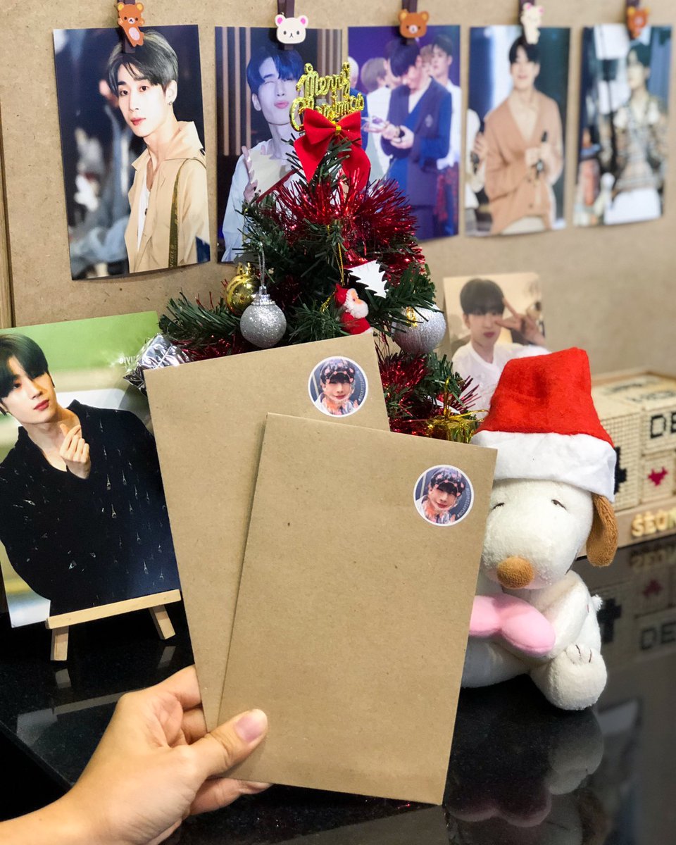 MyBoyHSW's tweet photo. พรุ่งนี้นอกจากรับคัพสลีฟแล้ว เรายังมี Special Event เล็กๆเป็นซองสุ่มพิเศษเนื่องในวันพิเศษจากคุณฮันซานต้าให้ด้วยนะฮับ

ไปรับกันนะค้า Merry SW Day 😘
*แอบกระซิ๊บว่ามีแค่ 50 ซองน้า

#BDAY1224HSW

— location @ChaenMatcha SIAM

#HAPPYSEUNGWOODAY
#HANSEUNGWOO #한승우 #ซึงอู #ฮันซึงอู https://t.co/04XiorynHU