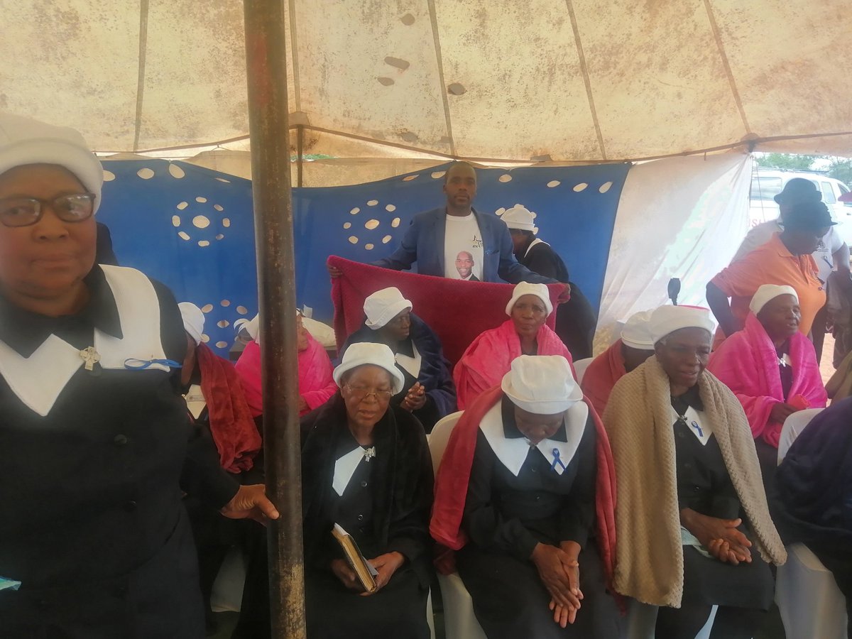 mg_isaack's tweet photo. ATM, ATM Limpopo.. Servant Chair Sebetha handed blankets, food parcels, building material to Lutheran Church in Limpopo, Waterberg district.

Inspired by ATM  core values:
Peace,Ubuntu, 
Transformation, Servant Leadership and Accountability

ONE HUMAN RACE - ONE GOD✌️✌️ https://t.co/hXK00HLXqe