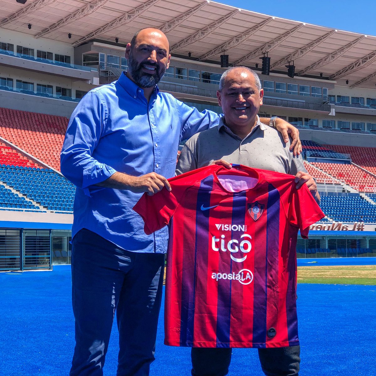 ¡Bienvenido a casa, profe <a href="/ChiquiArceDT/">FRANCISCO ARCE</a>! 😍

#CerroSomosTodos 🔵🔴