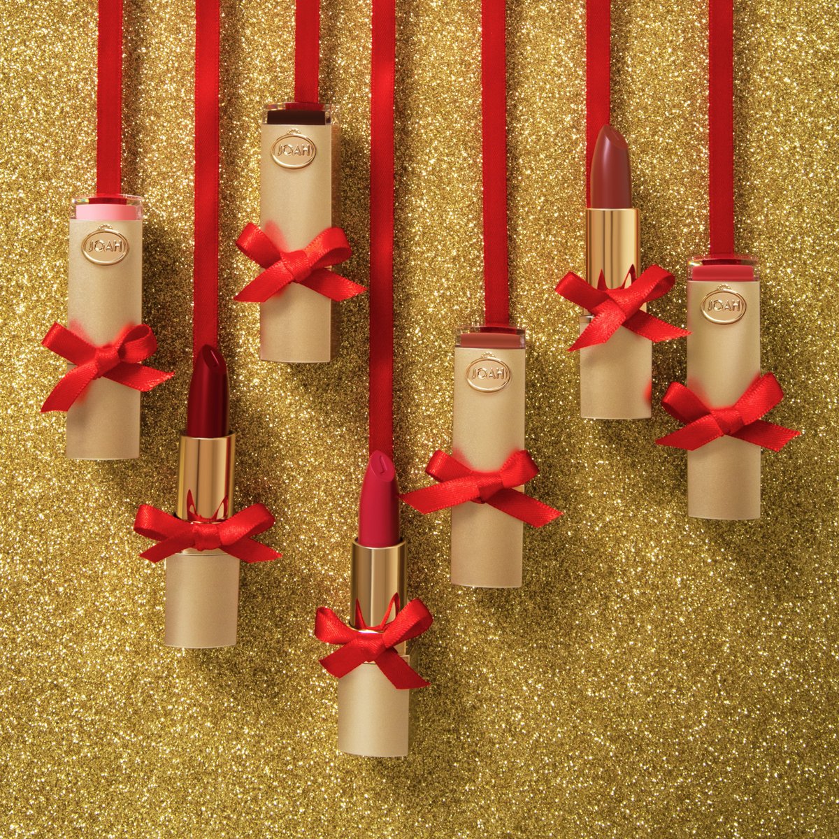 Joah_beauty's tweet photo. So many ways to wear RED… Color Squad has them all!  With 20 shades, your next must-have is here! #JOAHbeauty #giftidea #diygiftidea  #ColorSquad #lipstick #creamylipstick #motd https://t.co/83amzyGnBq