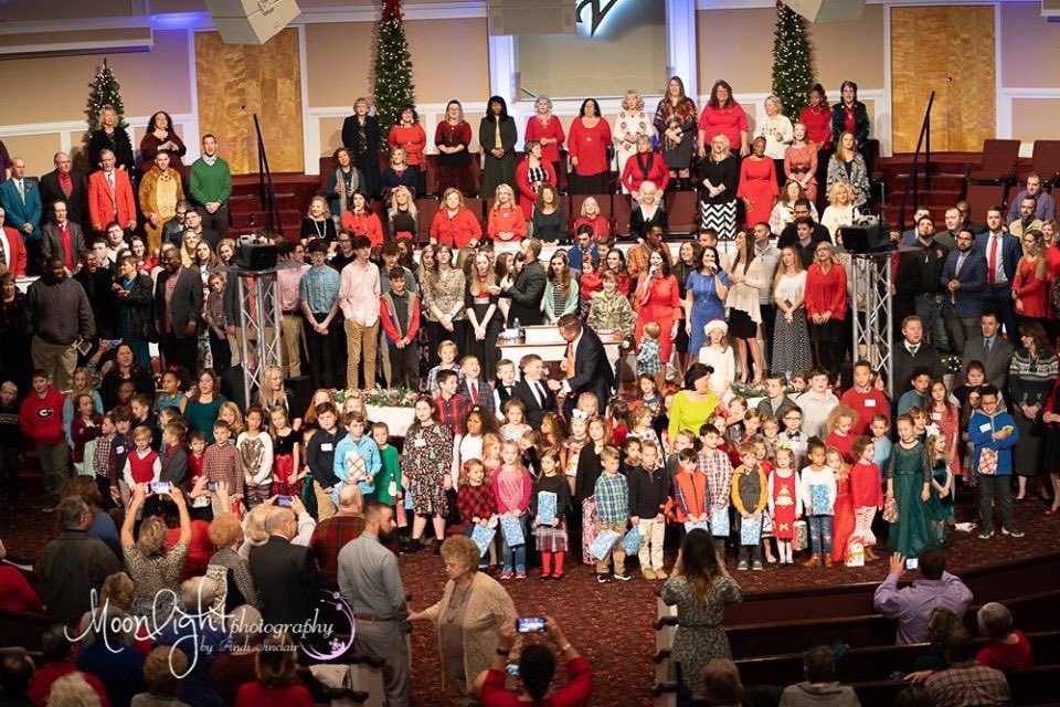 victorynaug's tweet photo. To all of our Victory family. I woke up this morning feeling EXTRA BLESSED!  Christmas @ Victory was amazing!  To all of our staff, THANK YOU! To all of our amazing members, THANK YOU for allowing Becky &amp; I the opportunity to be a part of your lives.  Merry Christmas!

-Pastor CT https://t.co/ihwKzHA0Em