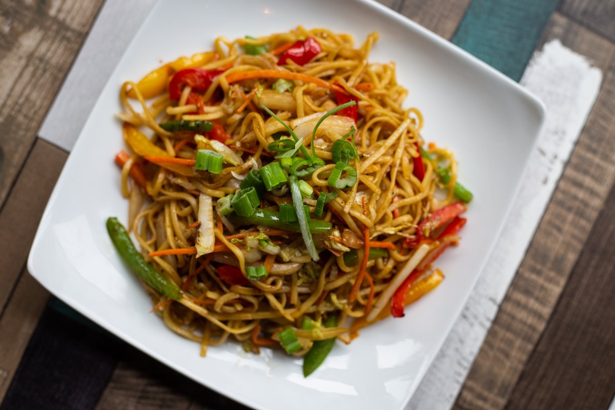 Twixmas… the bit between Christmas and New Year where nobody seems to know what they're doing or what day it is! Fear not, we have delicious warming food and the finest cocktails to keep you busy... 🍴