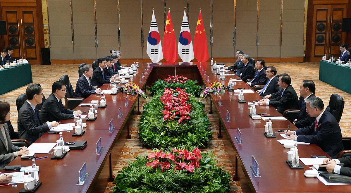 문재인 tweet media