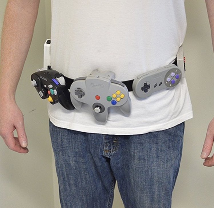 elbicigamer's tweet photo. Yo: siempre con el pantalón a media nalga...
Mi mamá : “patojo cabron, ponete cincho o no come tamal”
Yo: “no se diga más”
Yo: https://t.co/GTqUulbpcY