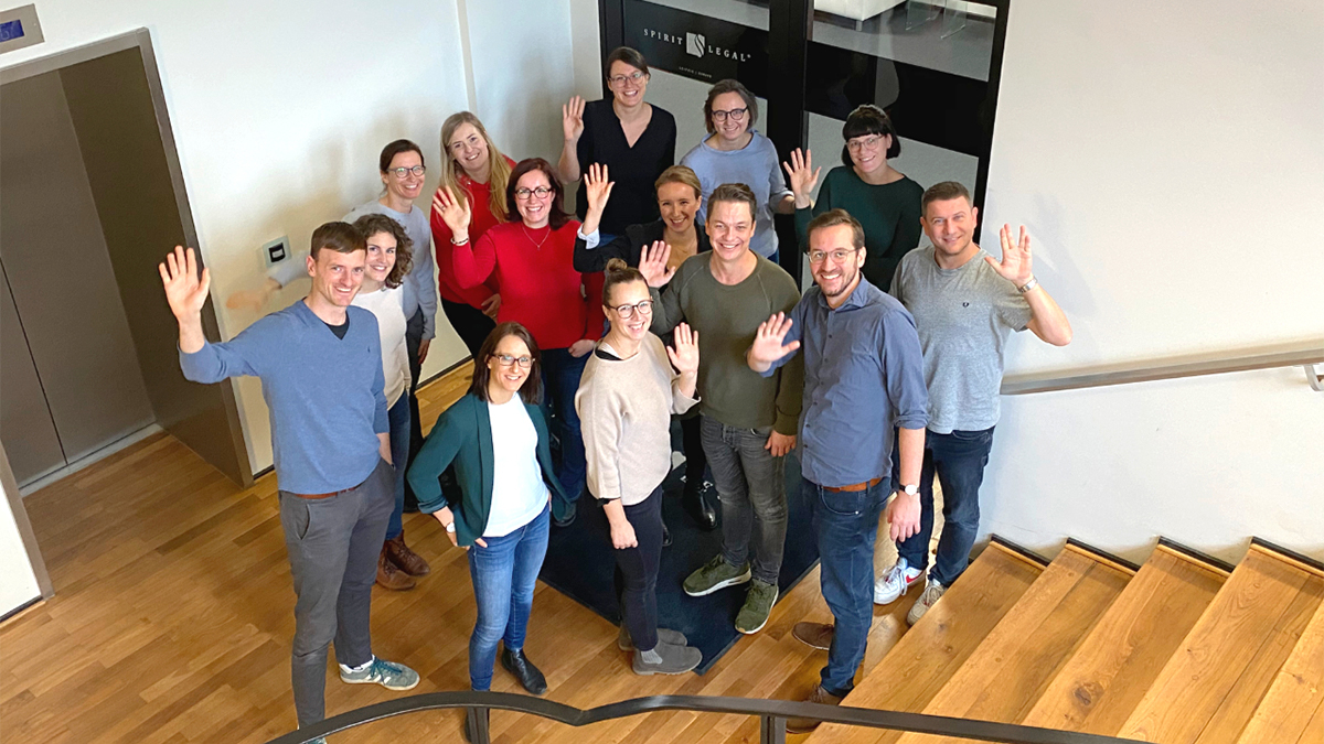 spiritlegal's tweet photo. Gib auch eine Spende, sei mild nicht harsch,
statt Karten schreiben unterstützen wir Bon Courage.
https://t.co/Qw1qUzJcen

#SpendeStattPorto #TeamSpirit #FrohesFest https://t.co/oTjvGhAS3y