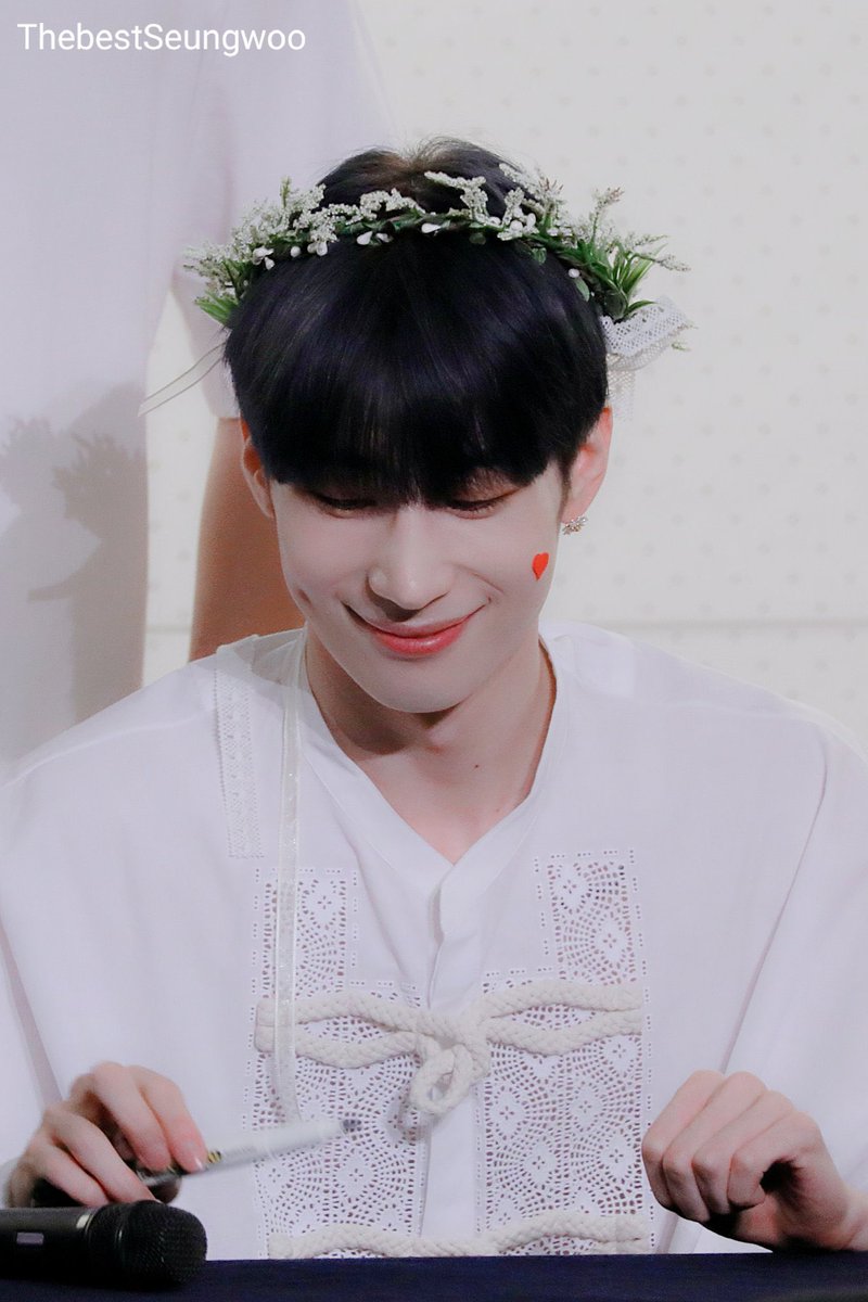 morihiko126's tweet photo. #크리스마스_이브의_기적_한승우 
#MERRY_SEUNGWOO_MAS https://t.co/QYvoP1JFSp