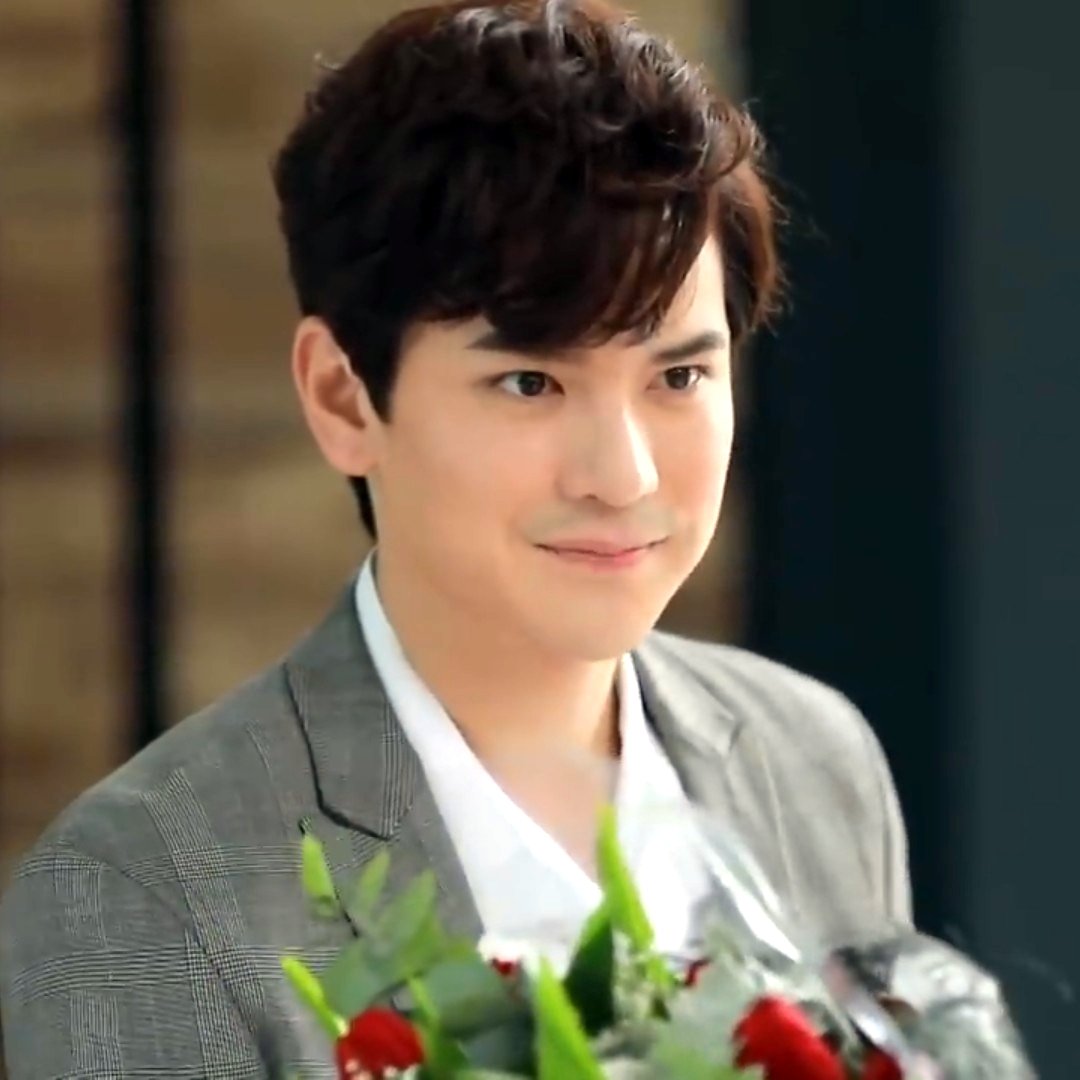 May pa-bulaklak si Dominic 🌹

Magustuhan naman kaya ni Angel?

#WickedAngelKompetisyon
#WickedAngel