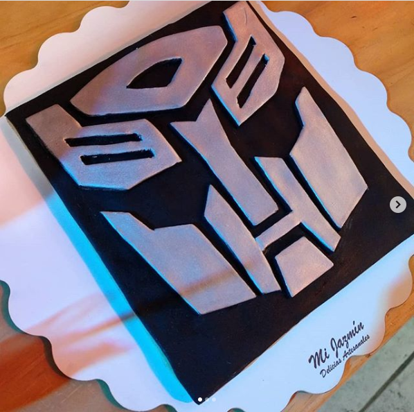 MartinDPadua's tweet photo. @alecura Y también a la tarde salieron #Cookies XL de #Transformers para Santi que cumplió 4. Esto es lo único que tenemos como testimonio, jajaja!
Estrenamos formato y en #EventosPlay (Padua) las cortaron perfectas, de eso sí hay📷
#DecoratedCookies #TransformersCookies #Autobots https://t.co/wckot23ncX