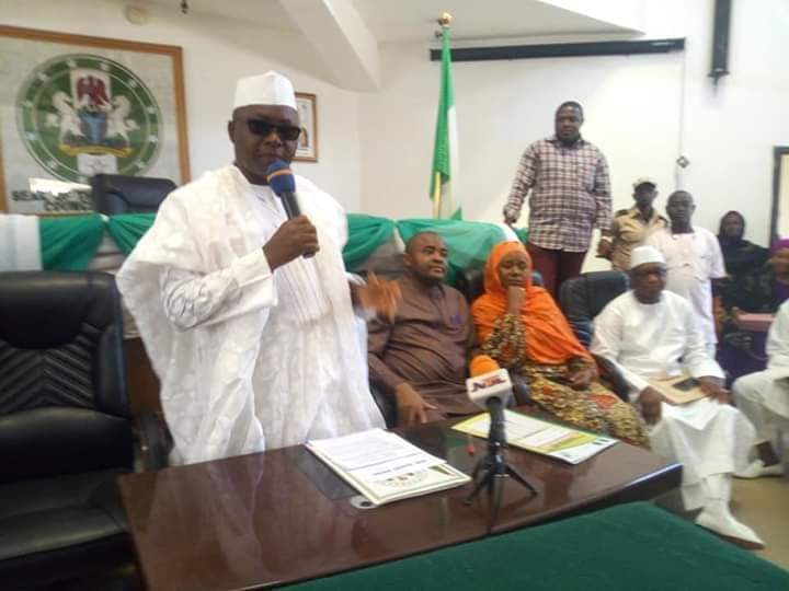 AmacLg's tweet photo. During d inauguration of new cabinet members, the Chairman recognised the Special Adviser on ICT/Donor Agencies and civil societies .@AbiodunEssiet as the overall best cabinet member from May 2019 till date. She was awarded a gift of 100,000 Naira. Congratulations to her .@woye1 https://t.co/f43Qlr4LKQ