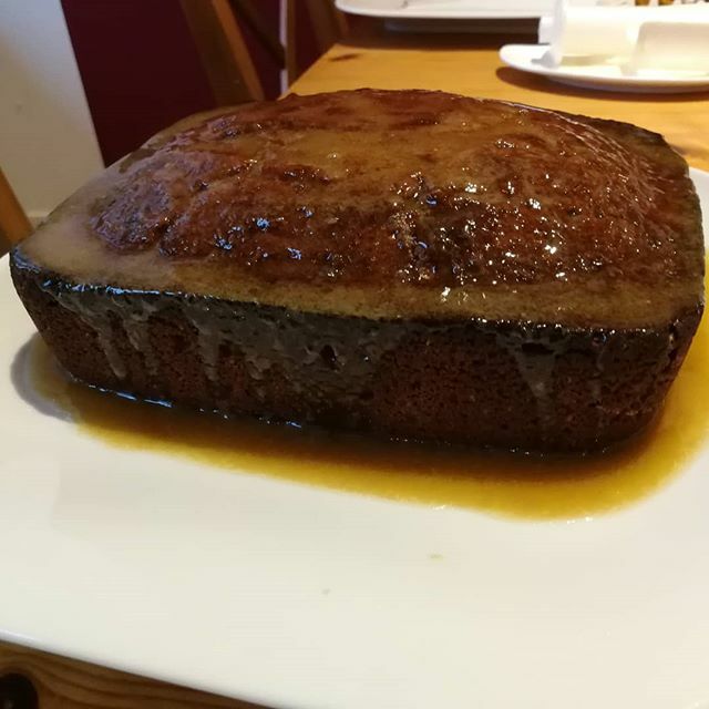 ButterbrotAnja's tweet photo. Weihnachtstradition seit dem Englandbesuch 2015: Sticky Toffee Pudding. #butterbrot #food #stickytoffeepudding #christmasfood #weihnachtsessen https://t.co/WAHqGuUT11