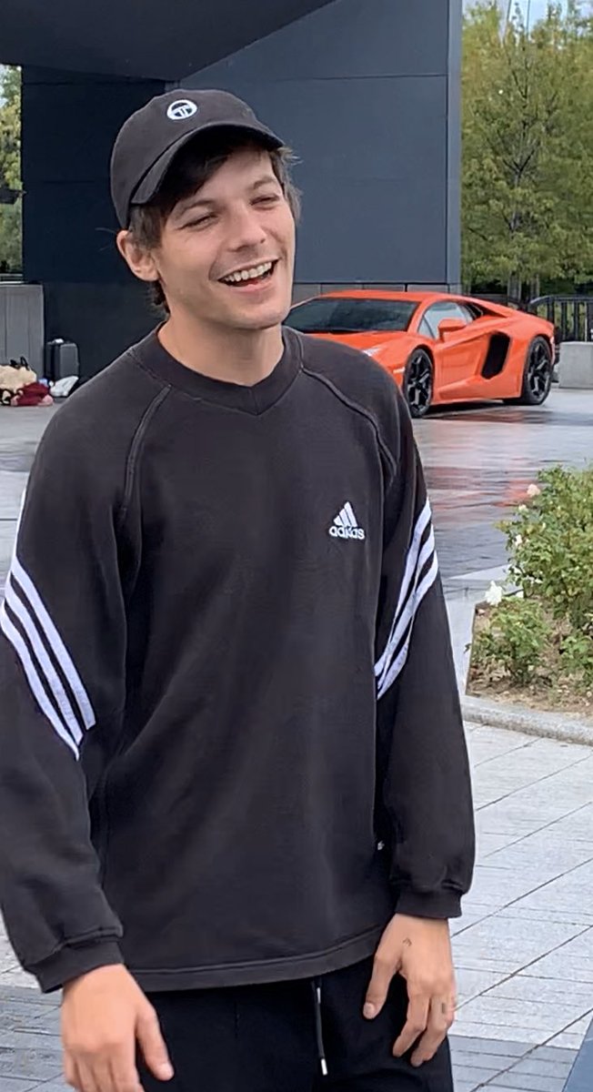 alwayslouisw's tweet photo. #FavouriteLouisMemory I have loads of good memories but my favourite was Louis first big performance headlining CCME festival in Madrid!Watch him happy and confident on stage doing the music he loves was a special and proud moment! He was amazing! Had best time❤️
#24DaysOfLouis https://t.co/yXjiKn3VBf