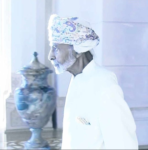 لازلنا أنانيين يابي....
        لانريدُ غير كتفك سندا
"اللهم صب عليه من عافيتك"🤲  
#قابوس_شفاك_الله_وعافاك 
#قابوس_قلوبنا_معك