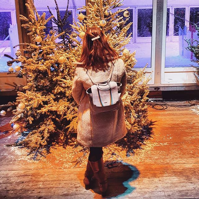 polibubbles's tweet photo. It's the most wonderful time of the year 🎄🎅🎁 .
.
.
.
#ootd #christmaslights #outfitoftheday #winterstyle #christmastime #coatseason #outfitoftheday #theeverygirl #potd #photooftheday #photography https://t.co/kfUsPoAd1c