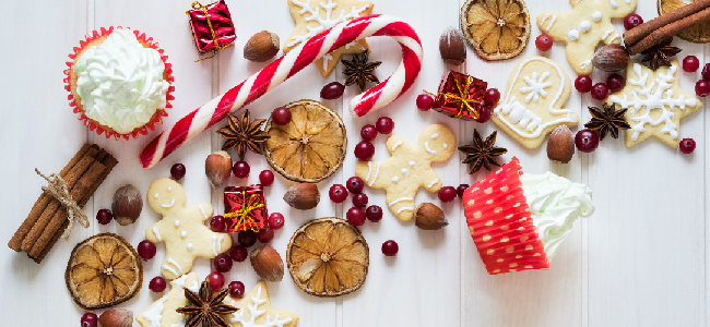Aramark's tweet photo. in the midst of holiday baking? Try these #sweetswaps to slash saturated fat, sugar and calories in your favorite baked goods, without sacrificing flavor or texture. Bake on! https://t.co/H6il17t1FZ #FYP365 https://t.co/gyCJqRi6VB
