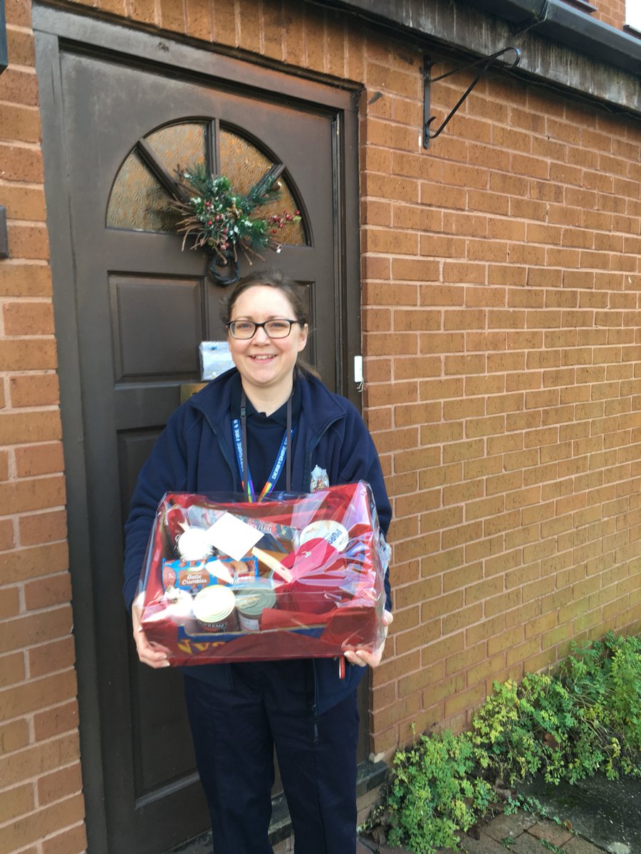 DerbyshireFRS's tweet photo. Today #CSO_Heather and #CSO_Kat have been delivering Christmas hampers to the vulnerable with #Kingsway_Blue https://t.co/fSK62jnxw9