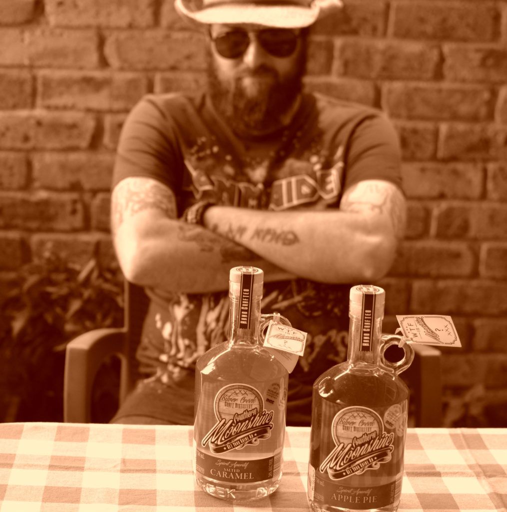 Boozy_Foodie's tweet photo. #CookingWithBooze feature! #MondayMemories
Summer holidays means a lot of 'braais'! So we tried some Moonshine Pork Chops in Jan's #KitchenAtTheEndOfTheUniverse! #GetYourShineOn #SouthernMoonshine @MoonDistillery
Read here: https://t.co/OPSOQs7ddy https://t.co/qwg0NYsvJA