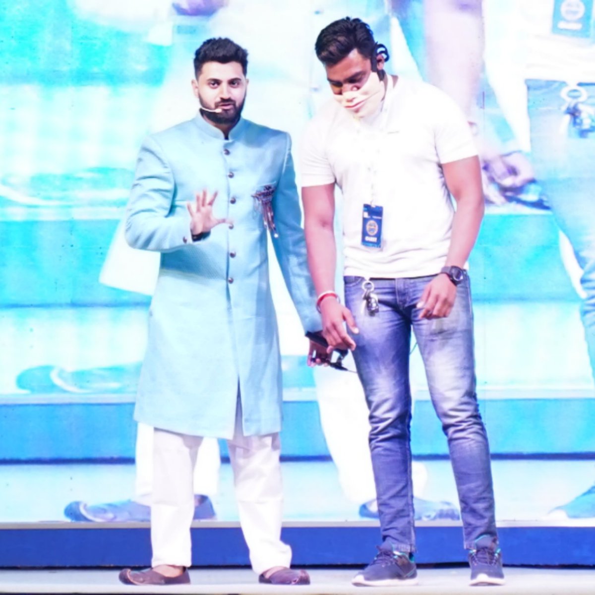 VentriLOLquist's tweet photo. Meri Atma tere andar, aur teri atma bahar. Om Phatt Swaha!! 🤣🤣🤣
#ventriloquist #ventriLOLquist #MPBirla #Funny #Comedy #popular #instagood #iphonesia #photooftheday #instamood #picoftheday #bestoftheday #Photoshoot https://t.co/nAvaKIYdSe