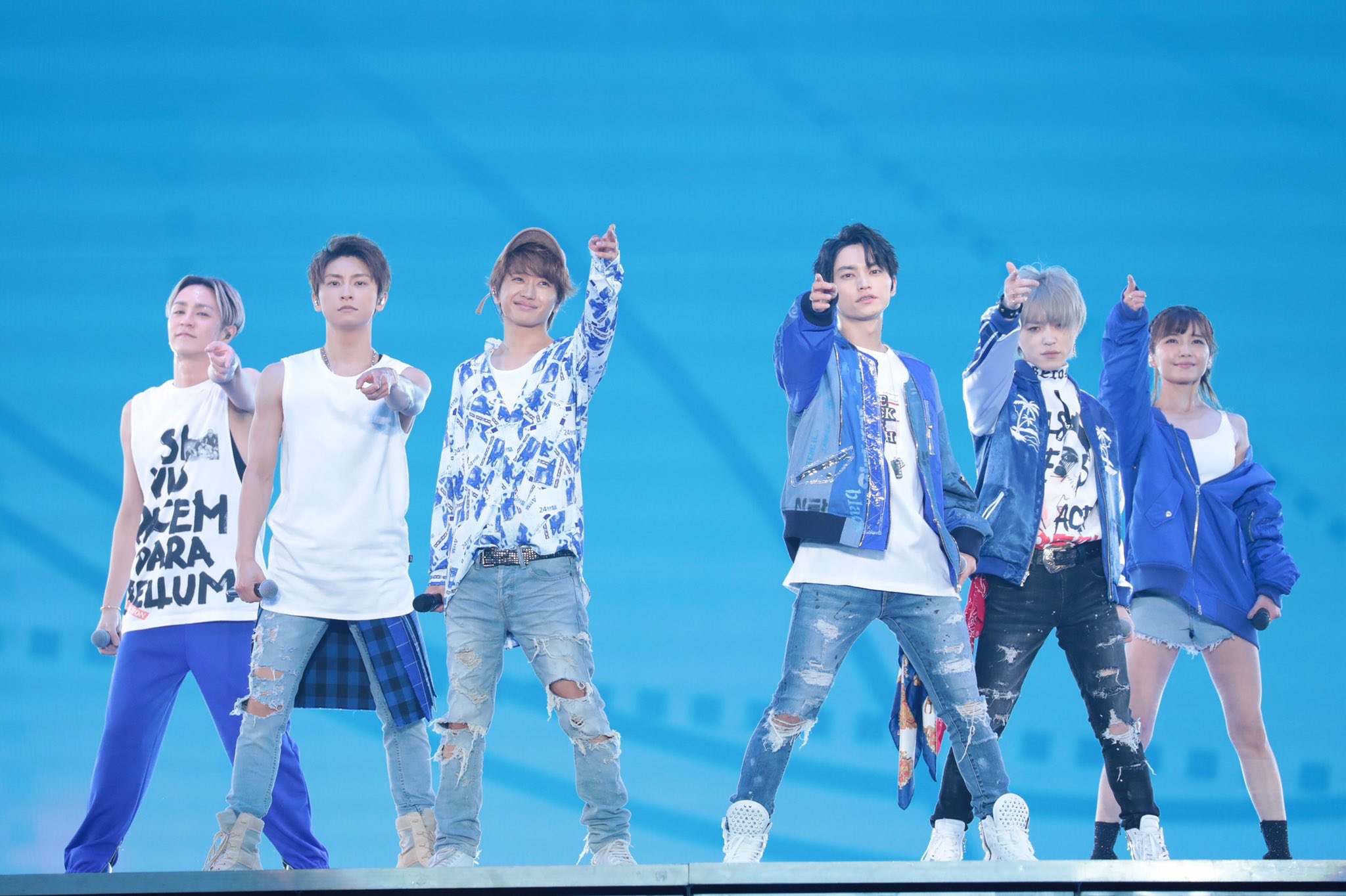 かめ a aのこれまでの衣装で好きな衣装を教えてください 年末までに集計して発表します 画像や 文 ライブやtv なんでもありです ソロは辞めてください a a衣装 a投票 T Co 1zygekfcvj Twitter