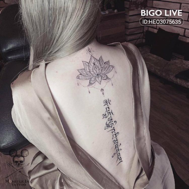 72933871t's tweet photo. Xem ngay 💋ℒoan ℒùn☄️ đang live trên #BIGOLIVE: đến hẹn lại lên 🥰  https://t.co/GNi0rKIb5P https://t.co/J2RXjhW5U6