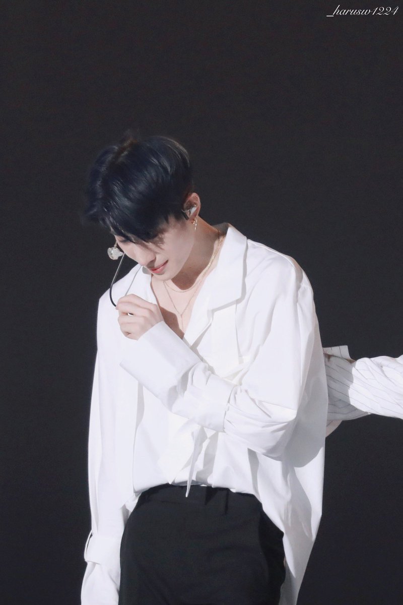_harusw1224's tweet photo. 아이구야 예쁘다 우리승우 행복하자
#크리스마스_이브의_기적_한승우 
#miracle_of_eve_hanseungwoo https://t.co/prLUR4SDJd