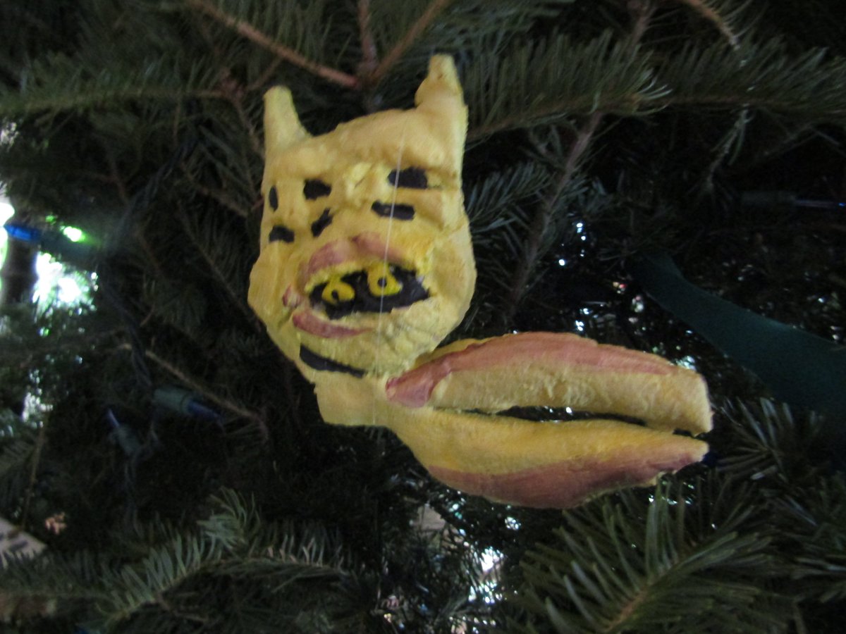 brotherzee's tweet photo. @RiffTrax @MST3K A #MST3k/#Rifftrax Xmas! Tom Servo and Crooow ornaments by #DaupArt!
@Rifftrax @MST3k #MST3kXmas #BringBackMST3k #SaveMST3k #Riffmas #RifftraXmas https://t.co/492MJXwUwI
