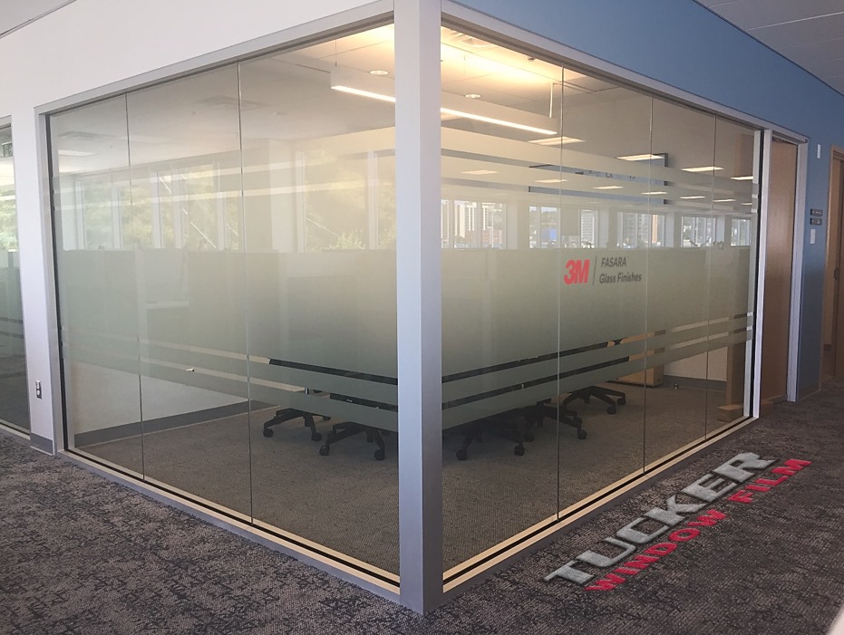 TuckerSolution's tweet photo. You can easily have a peek at the upcoming snow through this design. #windowfilmcanada #glazing #construction #stjohnsnewfoundland #windowgraphicsideas
#windowprivacy #windowprivacyfilm #windowprivacyscreen
#tuckerwindowfilm #happiness #perspective @3MFasara @3M @3MFilms https://t.co/oWaPILoaGS
