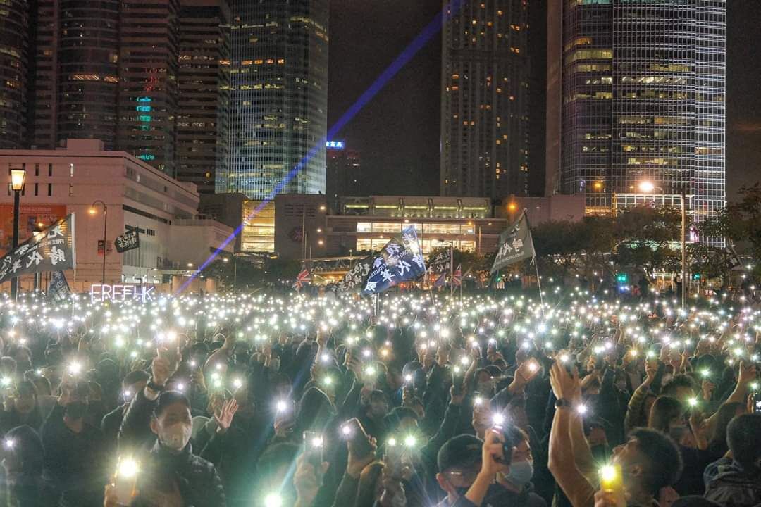 _Fabyanchuk's tweet photo. 12.23 The night of  #HongKong is lightened by the sparks of hope and love for our homeland.

“SPARKing the Free World Afire” Rally 
Thank you, those who never stop to 
#StandWithHongKong and thank you, #HongKongers ❤️#5DemandsNot1Less
Credit: Studio Incendo, HKPUSU PressCom https://t.co/F8tivvdIBw