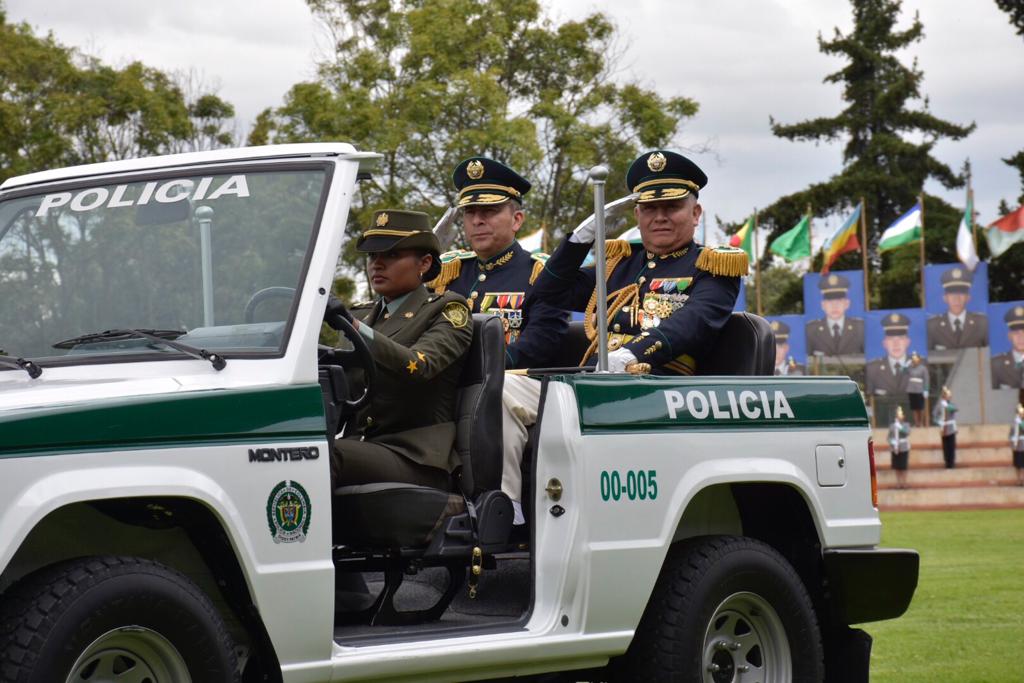 PoliciaColombia's tweet photo. Ascenso al grado de Brigadier General de cuatro señores oficiales de @PoliciaColombia. Bg. Pablo Antonio Criollo Rey, Bg. Luis Ernesto García Hernández, Bg. Gustavo Franco Gómez, Bg. Juan Carlos Rodríguez Acosta. #AscensoGenerales https://t.co/7Hz9P3c7T0