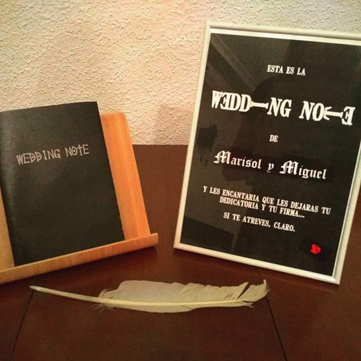 Marisol_Alfalla's tweet photo. Pues yo aprovecho para recordar el libro de firmas de nuestra boda: una Death Note 😂 @m1kel_QC
#DeathNote #weddingNote #differentwedding #geekwedding https://t.co/AJuw8kTQYk