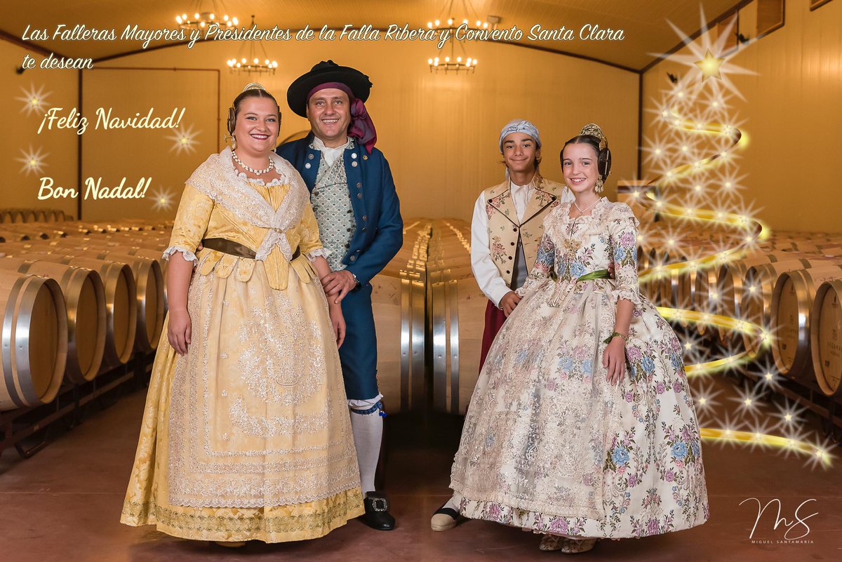 FallaTelefonica's tweet photo. La Comisión de la Falla Ribera Convento Santa Clara con su cuadro de honor a la cabeza, os deseamos muy feliz Navidad y un próspero año nuevo 2020!
#vamosfallas2020
#fallaTelefonica
#fallas2020 https://t.co/NiQyI4npbe