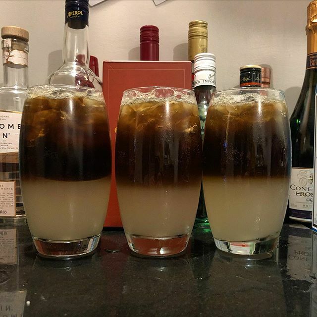 spanielhunter's tweet image. Hello Christmas! #cocktails #longislandicedtea #mondaynightdrinkypoos ift.tt/2SvQBDt