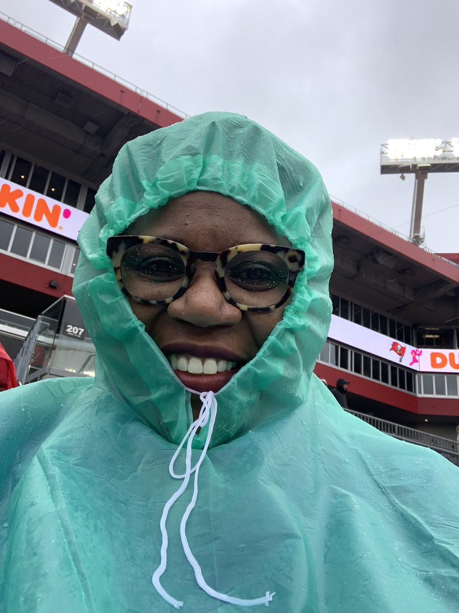 TheHRChampion's tweet photo. Things you do for your children..WE ARE Marshall.. Even in the rain. #GoHerd #GasparillaBowl https://t.co/J9pcP6S2cV