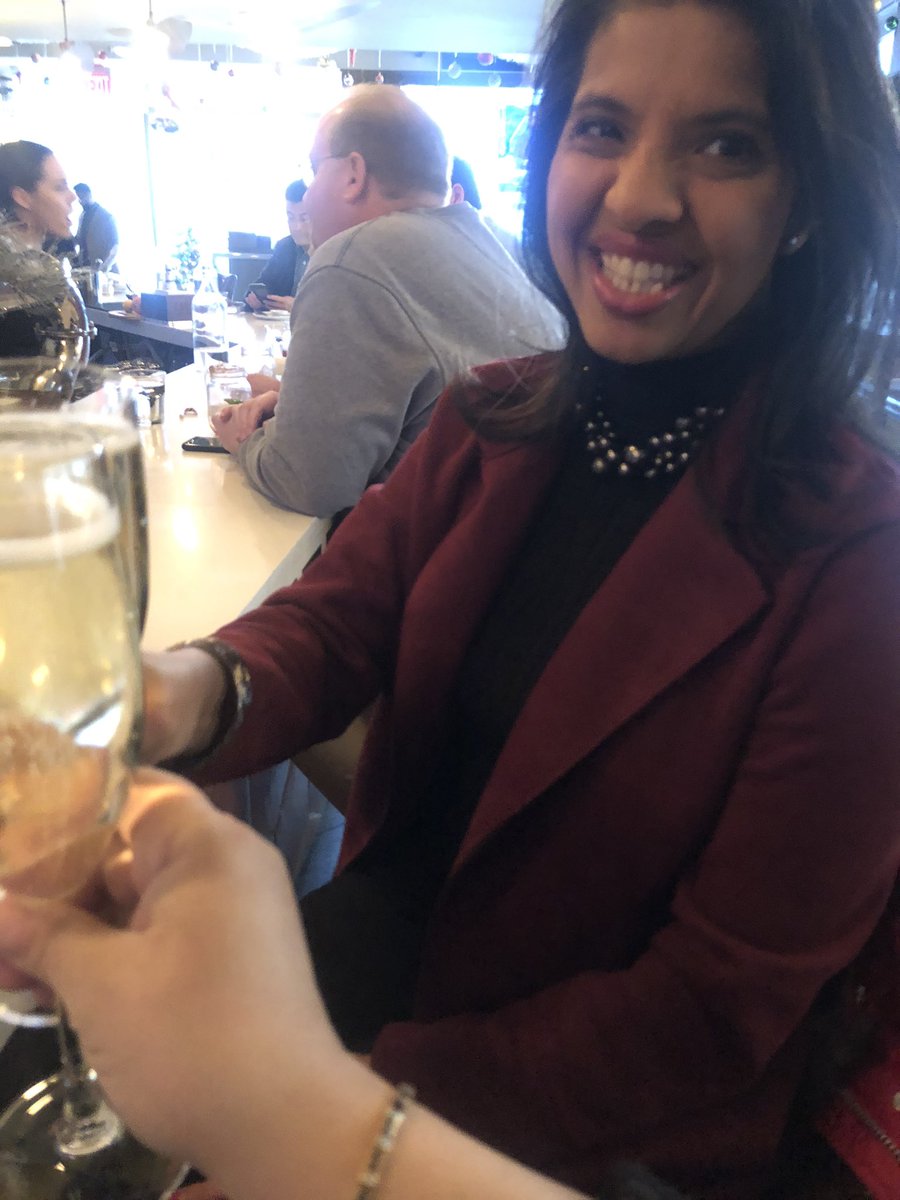 payolog's tweet image. Yes it’s that time of year! Business meetings and Catching up with friends while celebrating with some champagne! Thanks my dear friend it was a great idea! Cheers to the future! @speakeasy21 #HappyHolidays #MerryChrismas #payologatwork