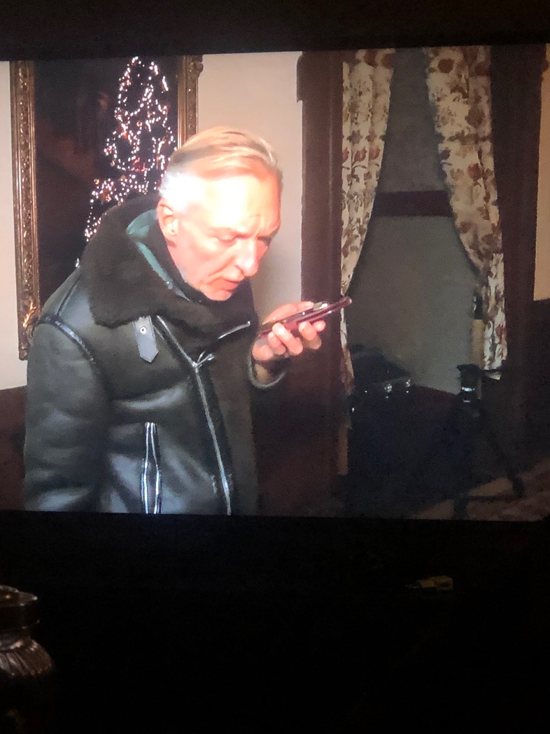 lisannemanon's tweet photo. Ik dacht dat ik kerststress had, maar als ik Martien zo zie, dan valt het allemaal wel mee ... #martien #chateauMeiland #sbs6 https://t.co/XOtKYUUPJp