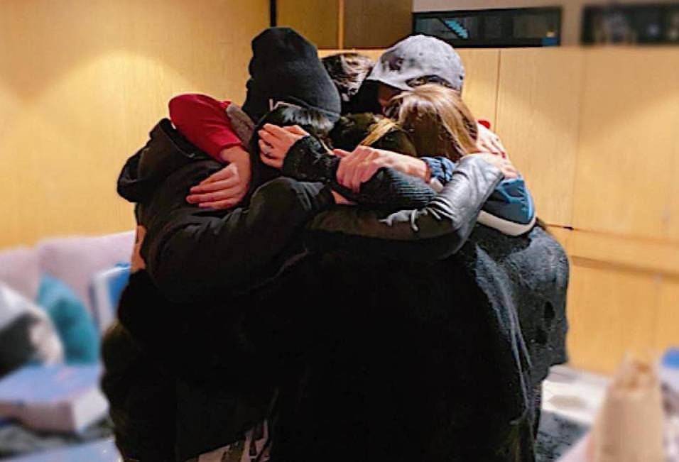 Quien's tweet photo. Tras 11 años, los #RBD se reencontraron y el momento fue más que emotivo https://t.co/rPp3HtzSbt #Anahi #DulceMaria ♥️ https://t.co/S9Dgak8T1e