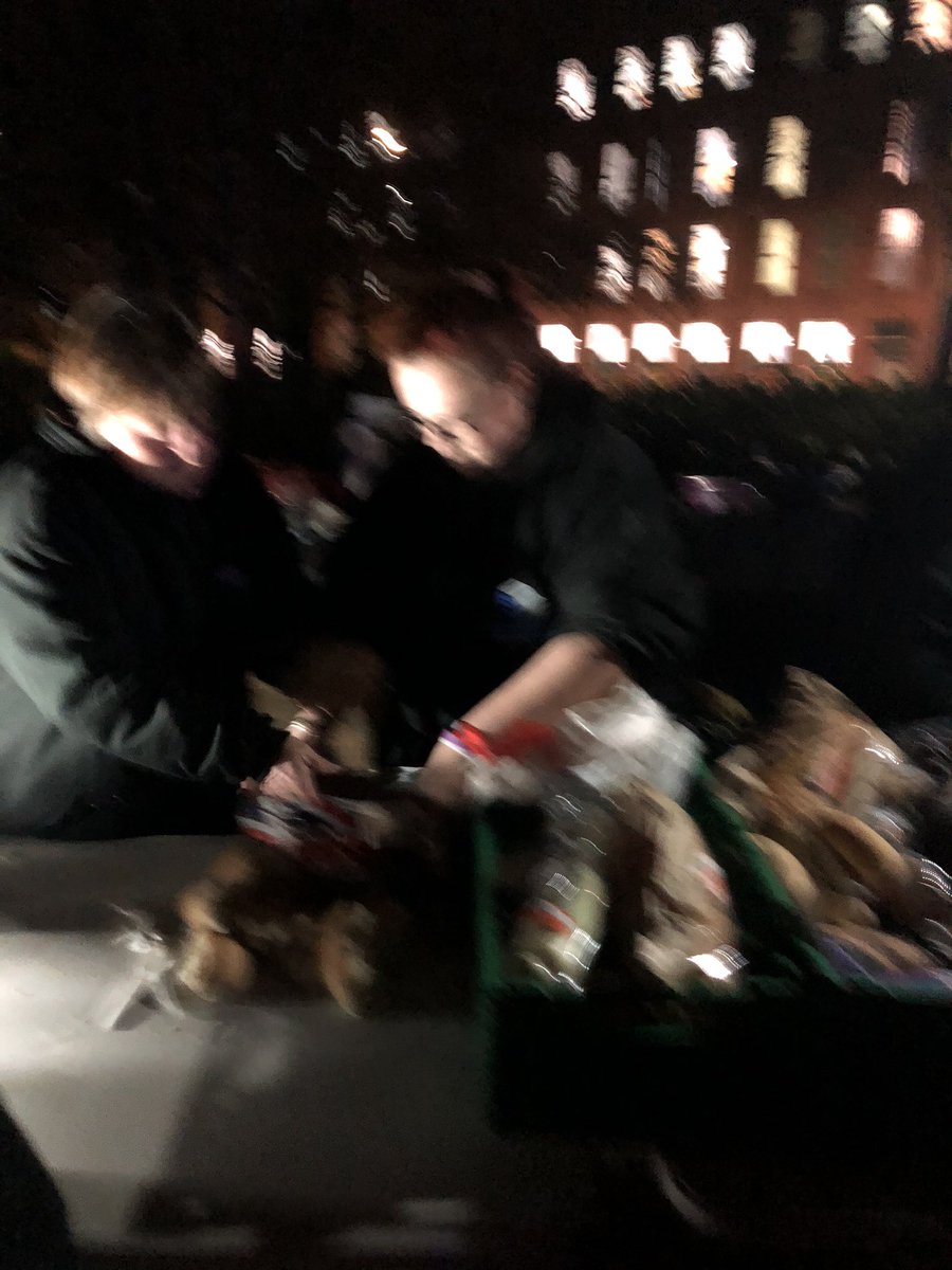 EntireSecurity's tweet image. Great to give something back to the community, #EssFamily helping Ladled with love serving the homeless xx