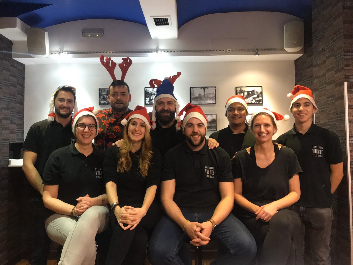torresgastrobar's tweet photo. Os queremos desear unas felices Navidades,unas felices fiestas y sobre todo un próspero año nuevo. Os deseamos lo mejor, que seáis muy felices y que se os cumplan todos los deseos!Nosotr@s para el año que viene, queremos que sigáis visitándonos!
Así que os esperamos!Feliz Navidad https://t.co/l8PcBuUuPk