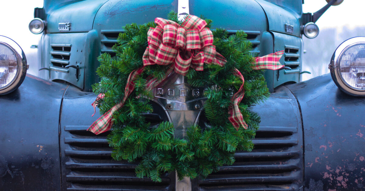 CrestlineAuto's tweet photo. Happy Holidays! 🎄Enjoy the time with precious family, eat some delicious food, and take a few well-deserved naps! 👪 🥧🎅🏻 We will be closed Christmas day, but we’ll be back manning the fort &amp; shipping some cars on the 26th. 🚘 
#autotransport #carshipping #happyholidays https://t.co/b3TykeyX5T