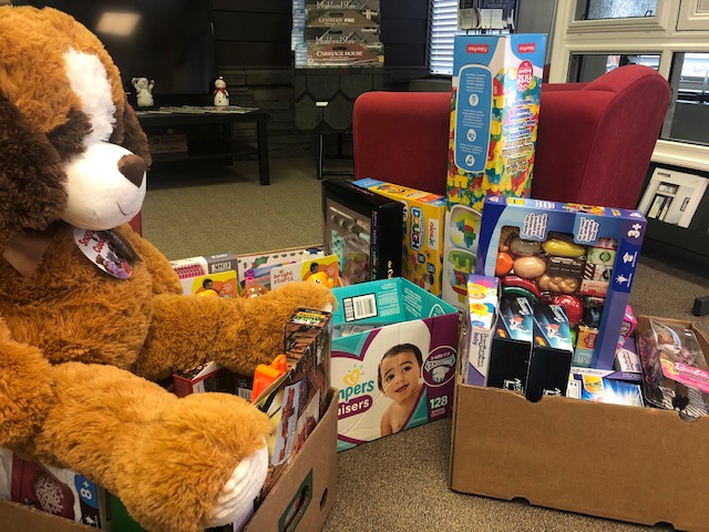 1stChoice_hs's tweet photo. Thank you to everyone who donated to this year's 1st Choice Home Solutions' Toys for Tots Campaign! We sent off 4 boxes packed with toys and products. 🎅 #toysfortots https://t.co/WQfqZtRx90